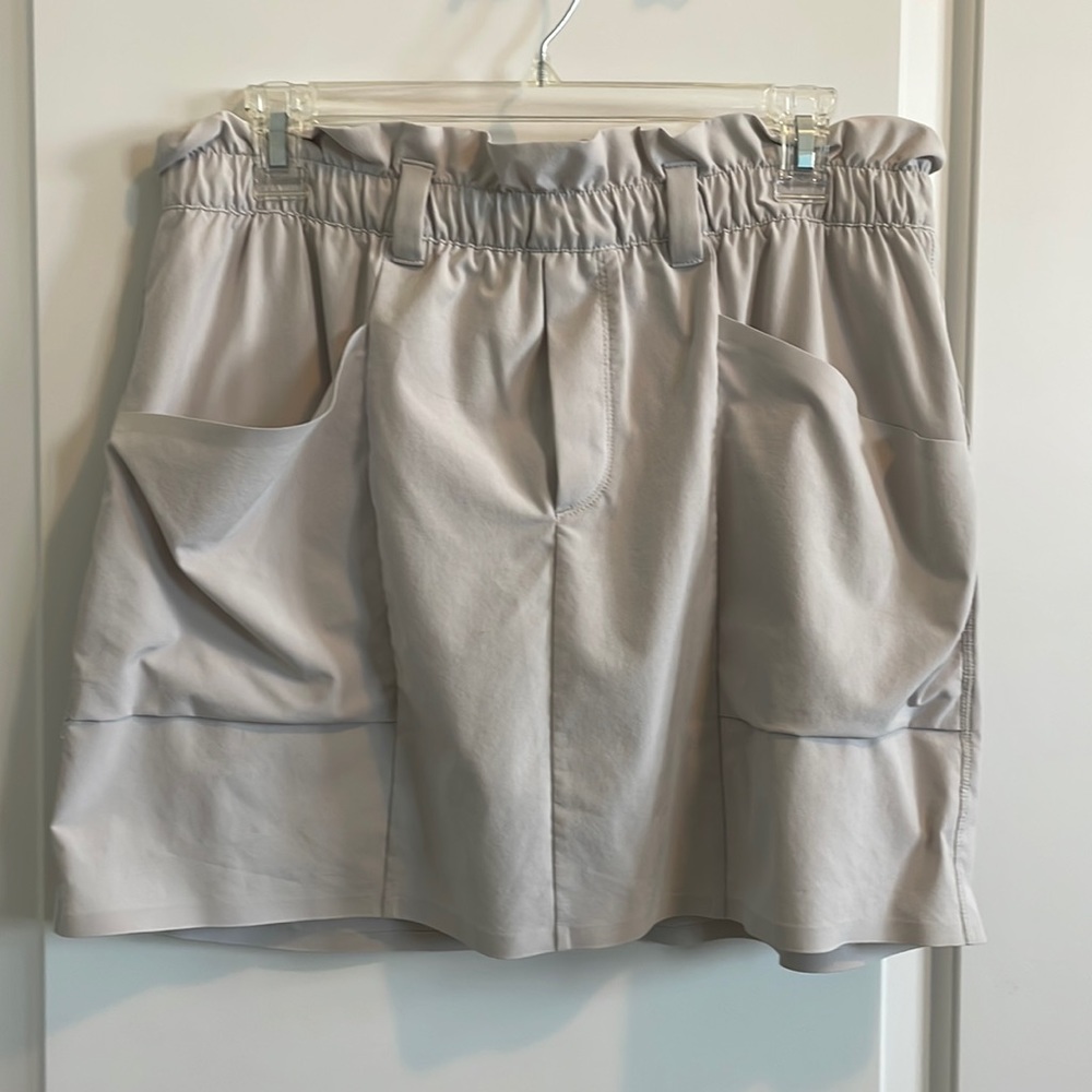 Athleta light gray skirt - size 10